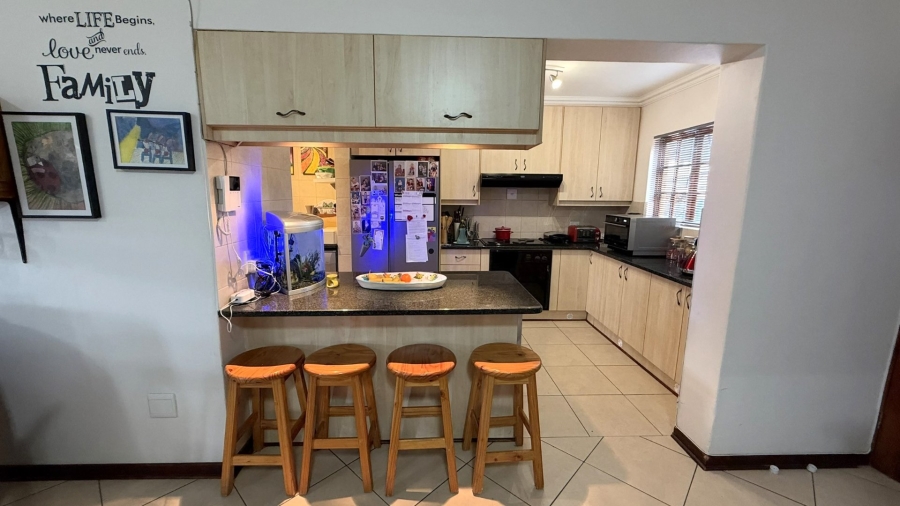 4 Bedroom Property for Sale in Langenhovenpark Free State